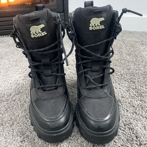 Brex™ Heel Lace Leather Boot in black leathe